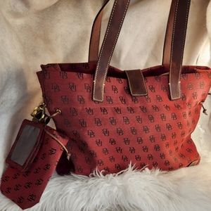 Authentic large Dooney & Bourke purse handbag